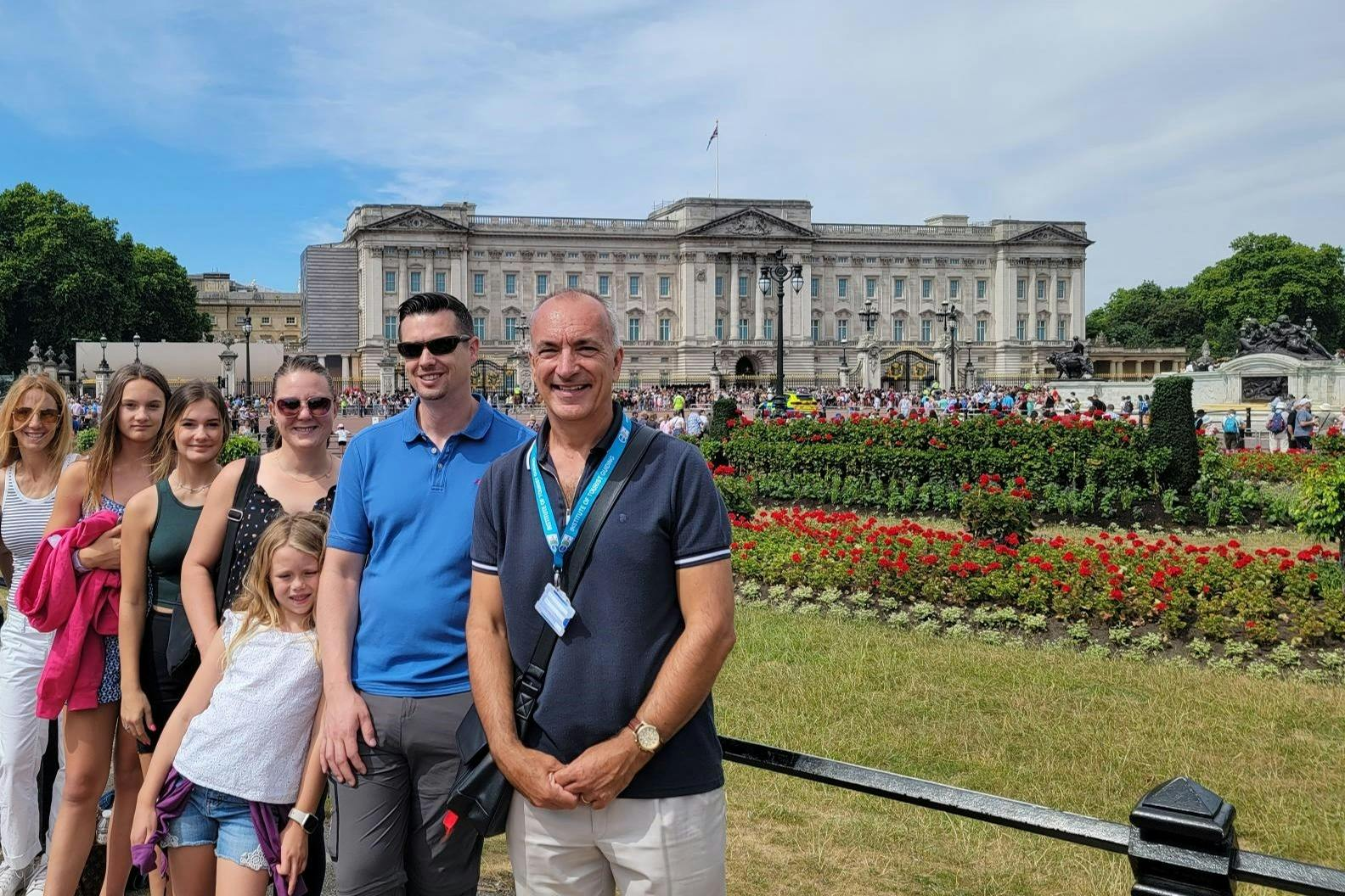 London: Guided Walking Tour + Buckingham Palace Entry & Audio Guide - Photo 1 of 8